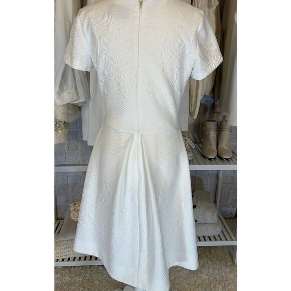 Just Taylor Women's Size 8 White Floral Fit & Flare Inverted Pleat Dress #0246 - Picture 2 of 14